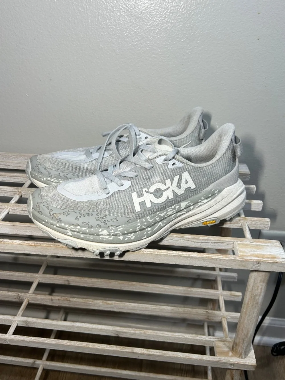 Hoka One One Speedgoat 6 Gray Trail Women’s Running Sneaker Shoes Size 8.5